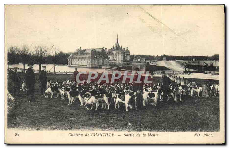 Château de CHANTILLY — Sortie de la Meule — ND. Phot.