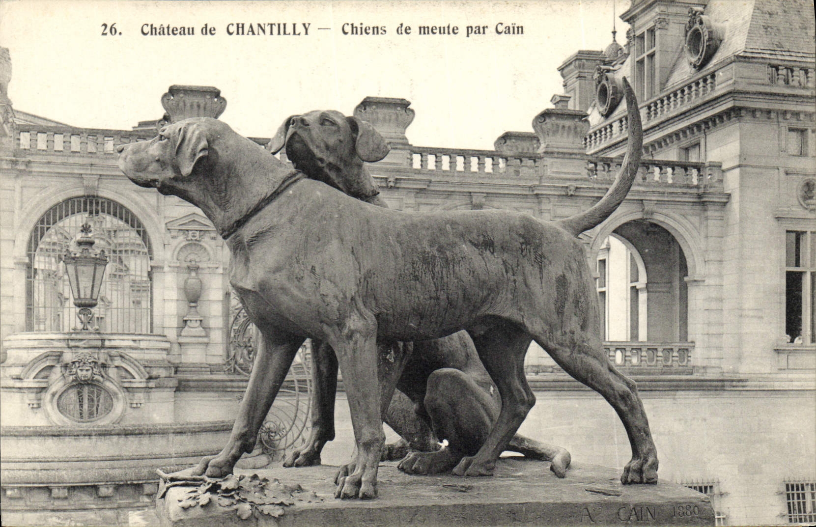 Château de Chantilly — Chiens de meute par Cain — Héliotypie Bourdier et Faucheux