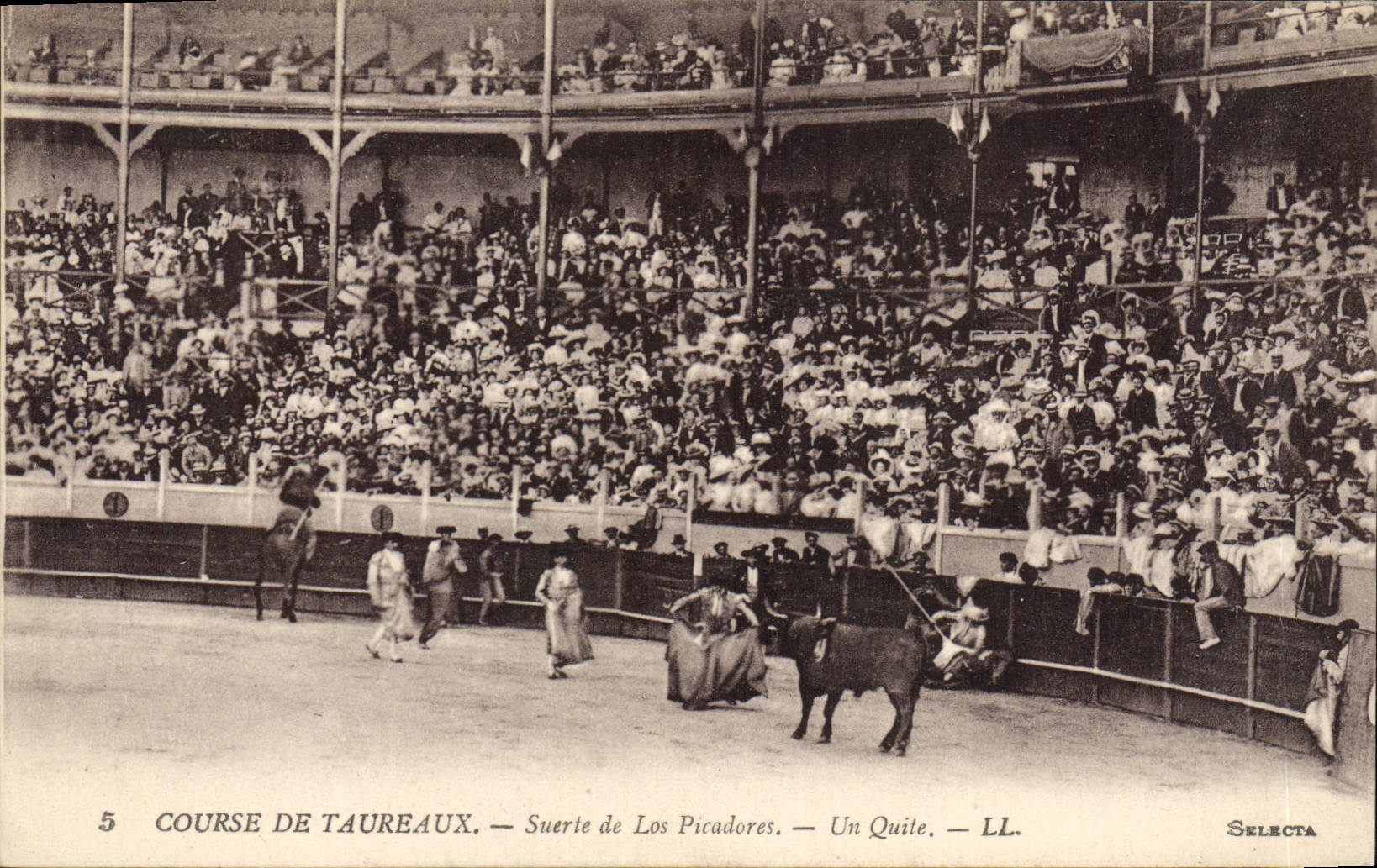 CPA Corrida Course de taureaux Suerte de Los Picadores Un Quite 
