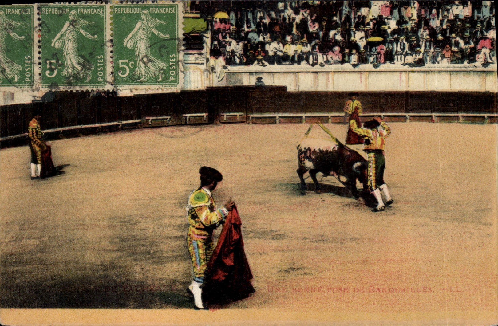 CPA Corrida Course de taureaux Une bonne pose de banderilles 