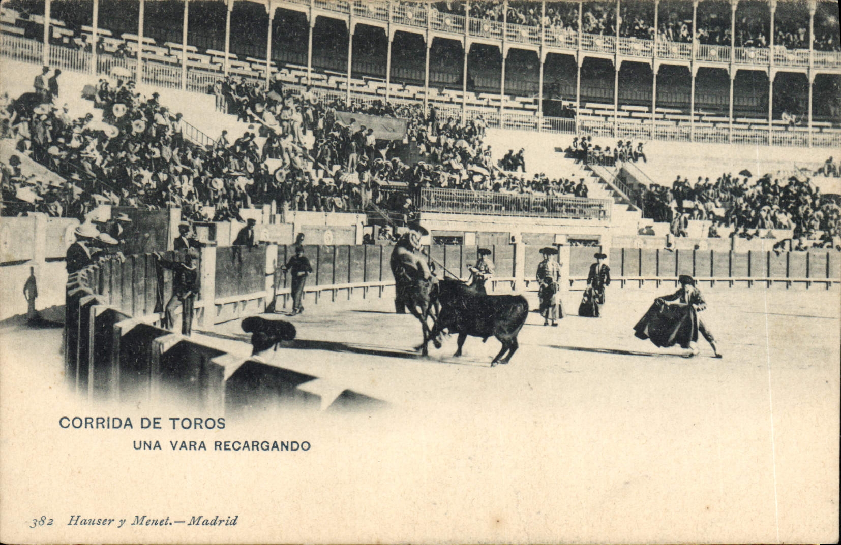 CPA Corrida Course de taureaux Une Vara Recargando 