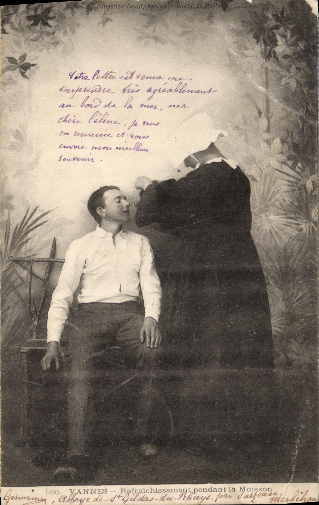 CPA Folklore Vannes Rafraichissement pendant la moisson 