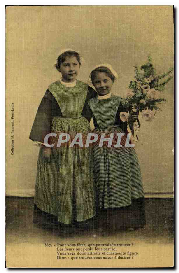 CPA Folklore Enfants Bretagne (carte toilee) 