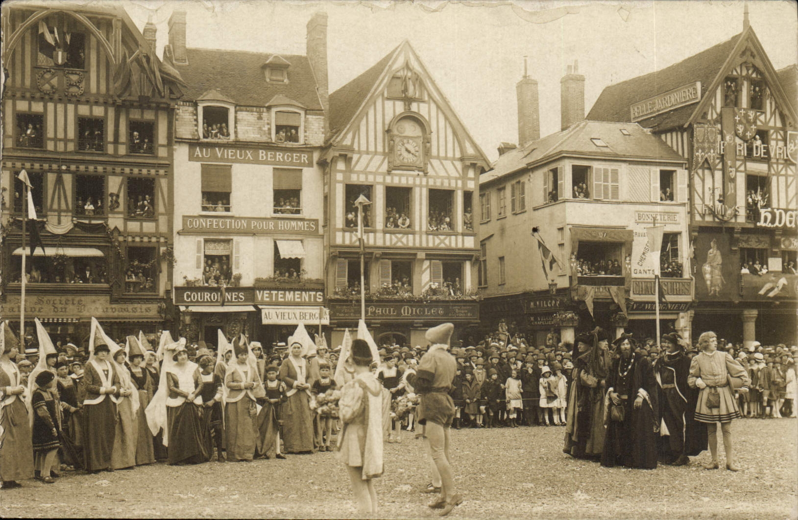 CARTE PHOTO Beauvais Fetes de Jeanne d'Arc 