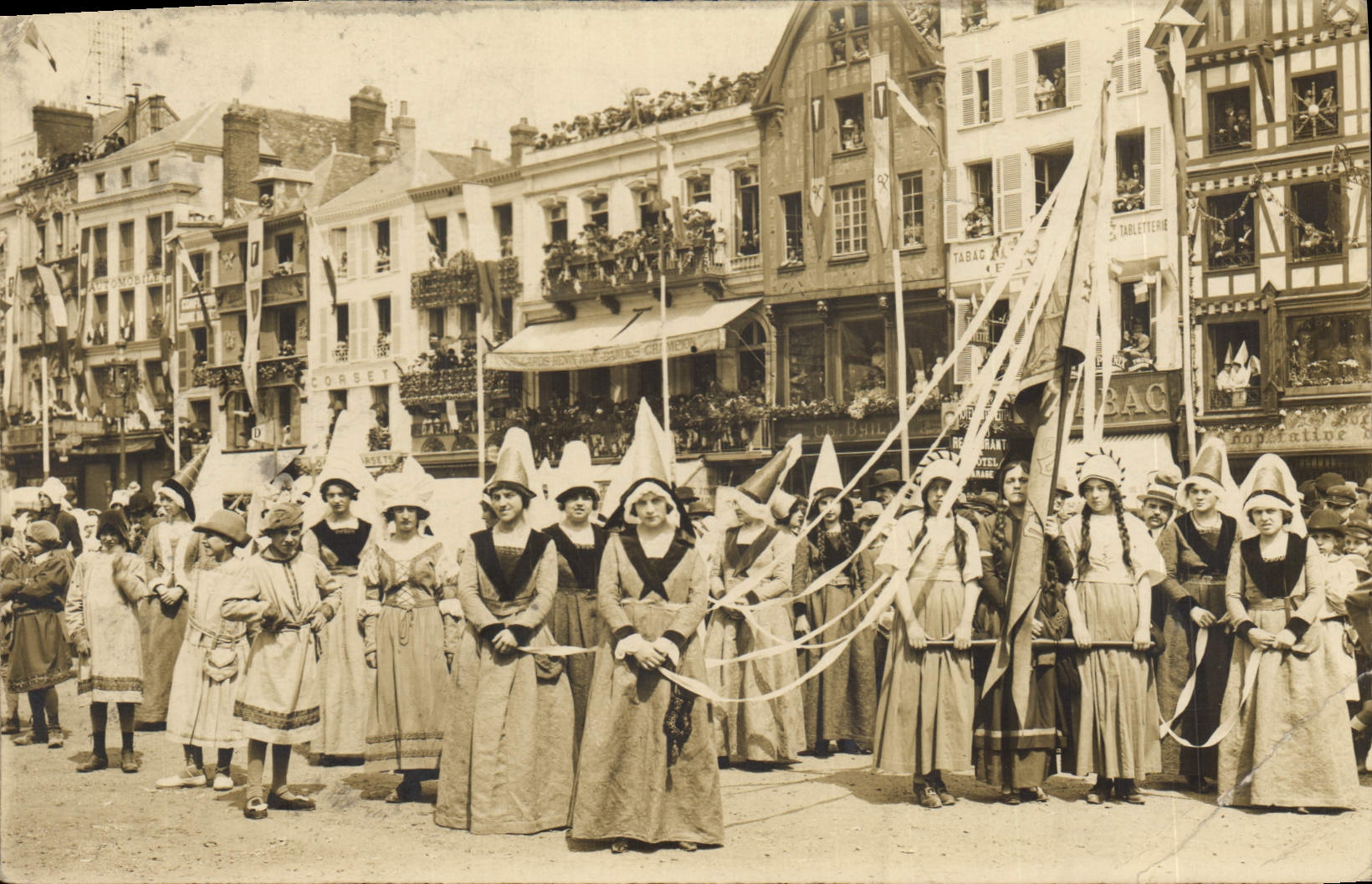 CARTE PHOTO Beauvais Fetes de Jeanne d'Arc 