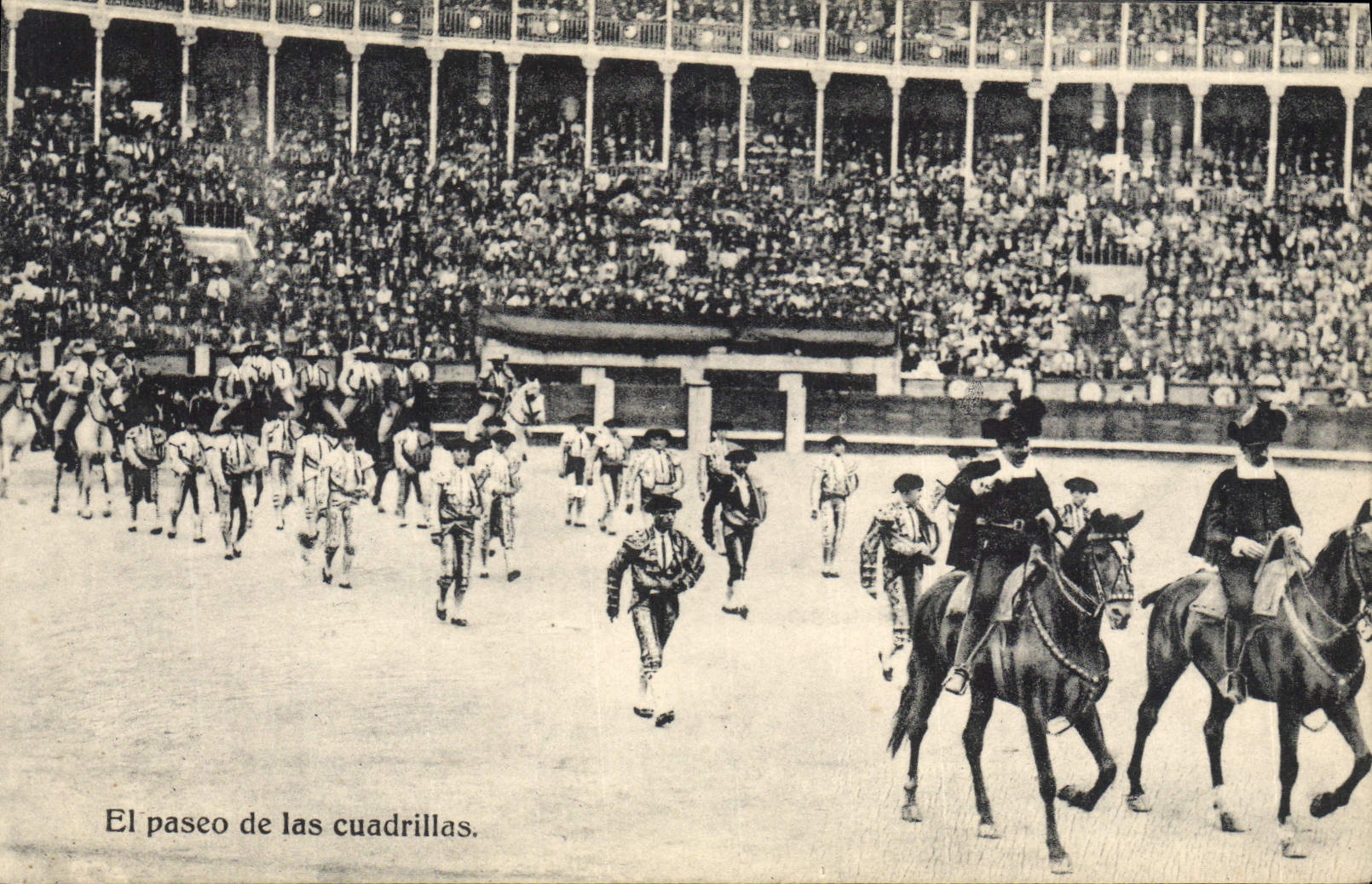 El paseo de las cuadrillas — spectacle de tauromachie à Séville — CPAPHIL n°6