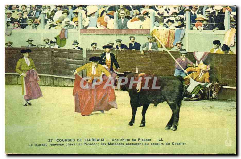 CPA Corrida Course de taureaux Une chute du picador 