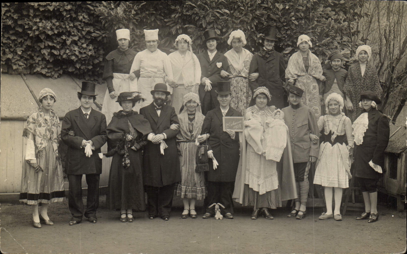 Fête Costumée — Sainte Catherine — CPAPHIL 12501