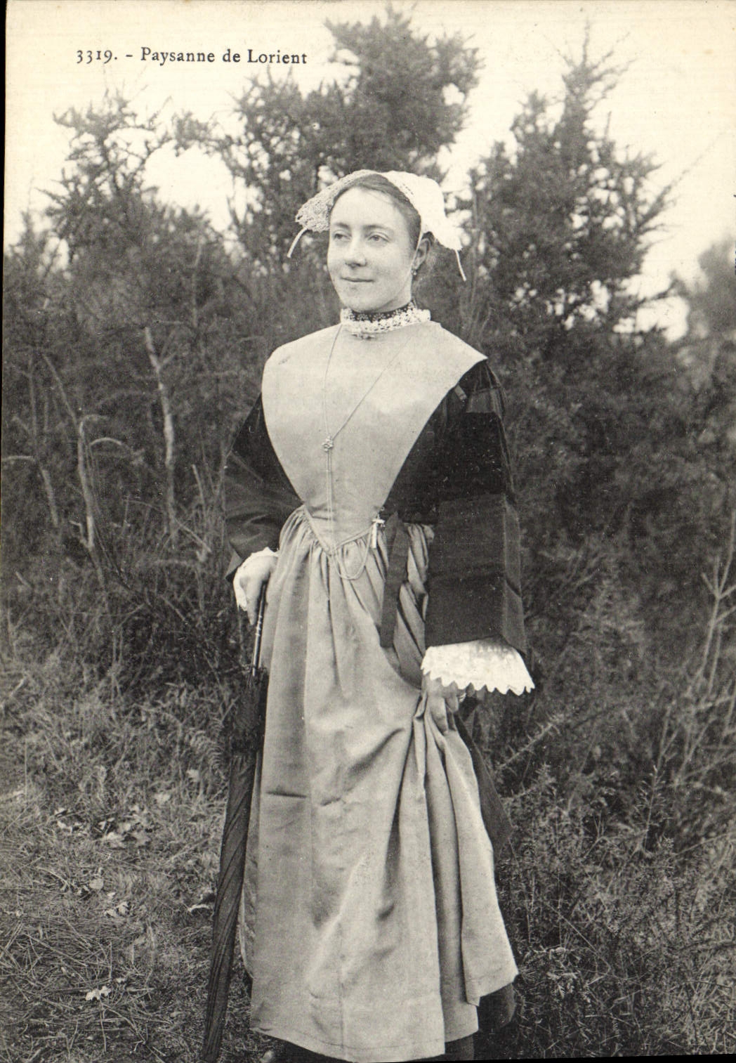 CPA Folklore Paysanne de Lorient 