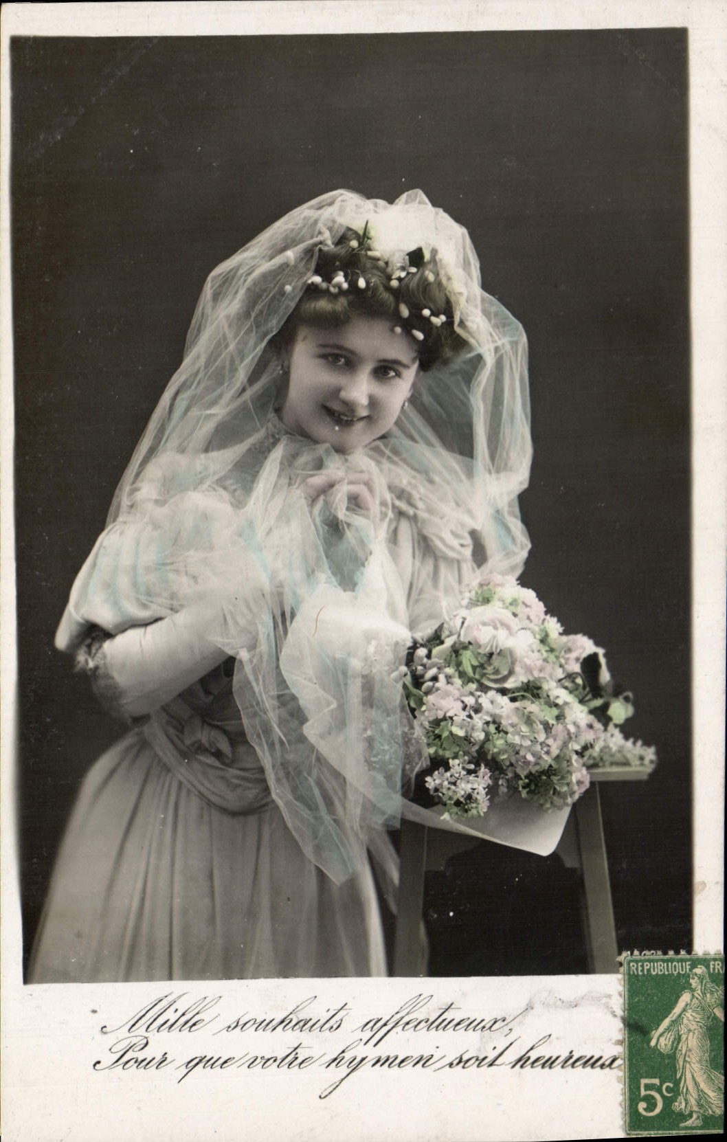 Jeune mariée — carte postale de vœux nuptiaux — éditeur inconnu, n° de série non visible