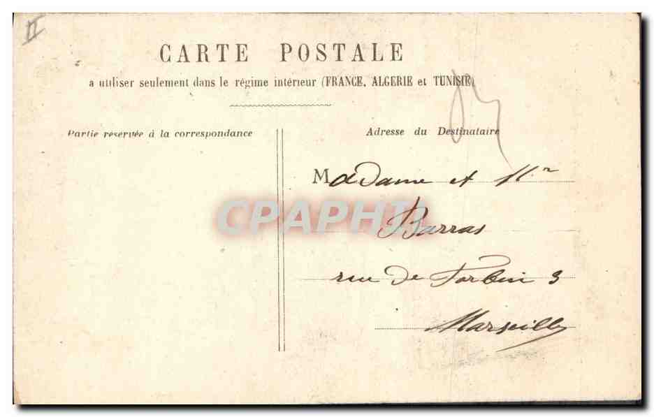 Nouveau mariage — couple de mariés dans un décor de rideaux violets — éditeur non identifié — Rückseite