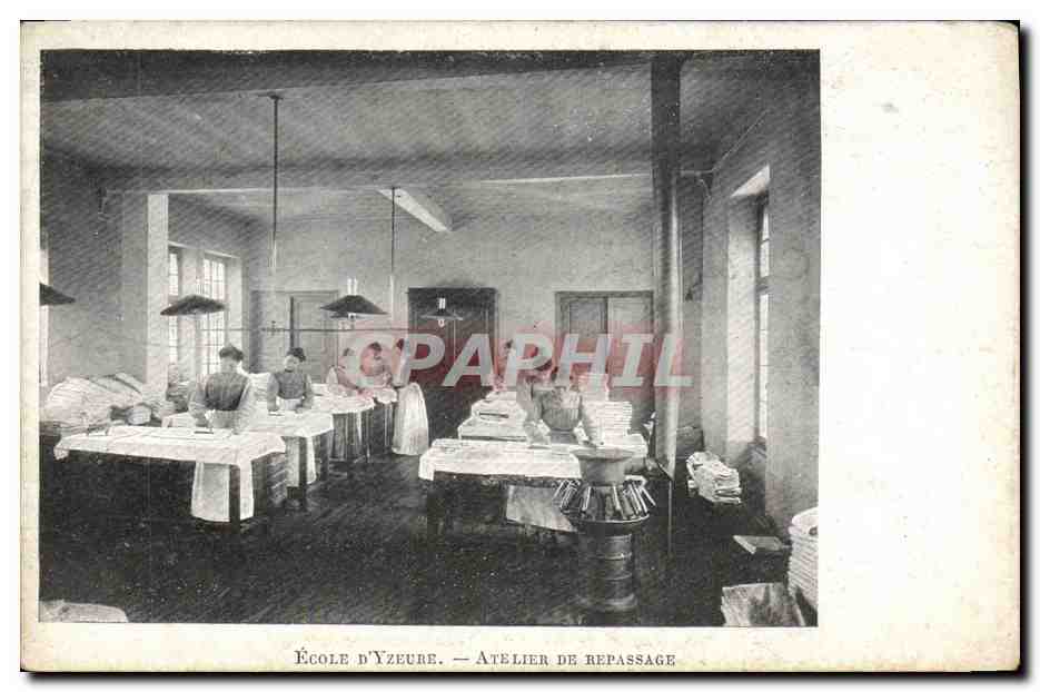 CPA Ecole d'Yzeure Atelier de repassage 
