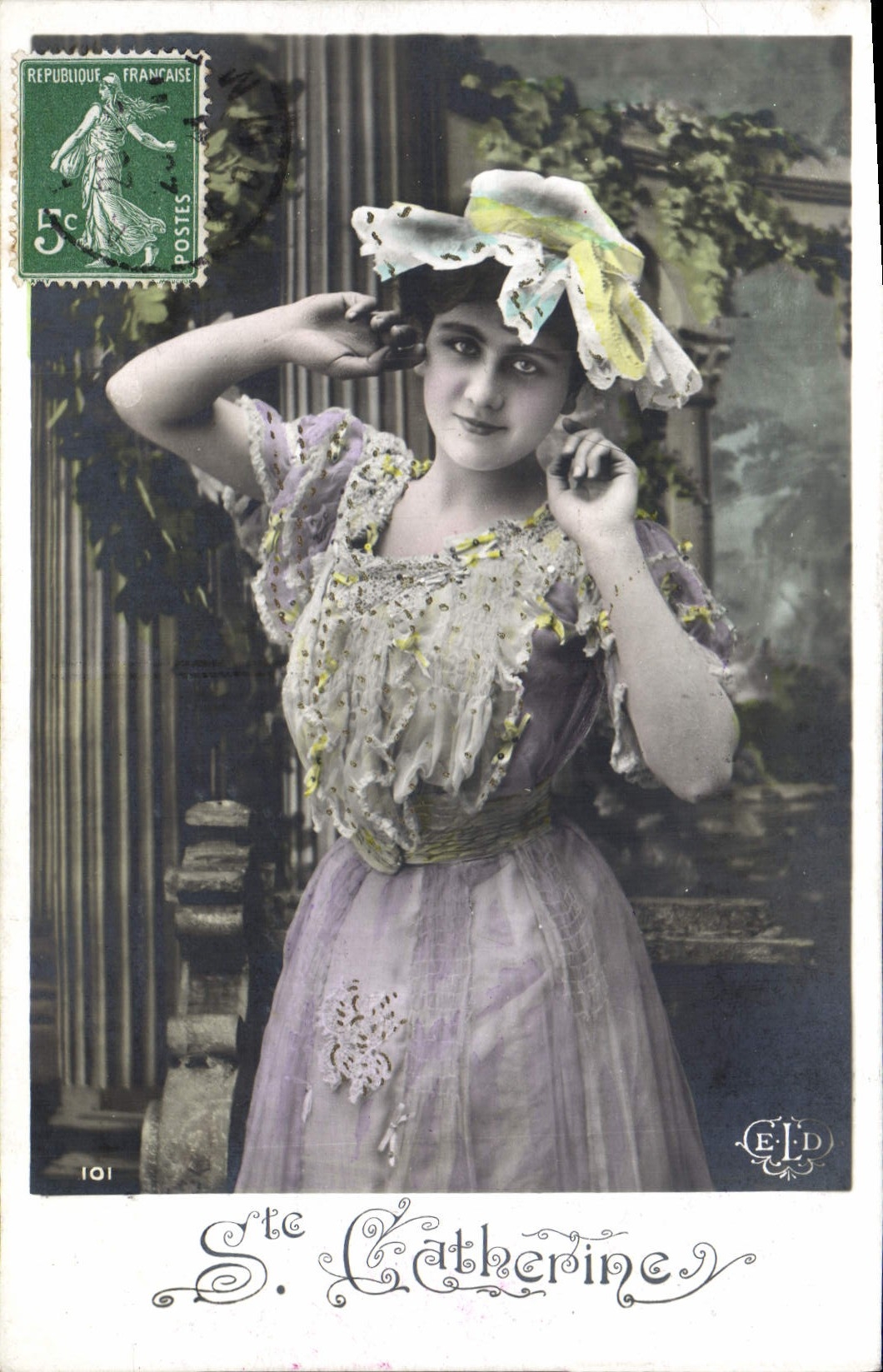 Sainte-Catherine — jeune femme en robe lilas et chapeau orné — éditée par ELD