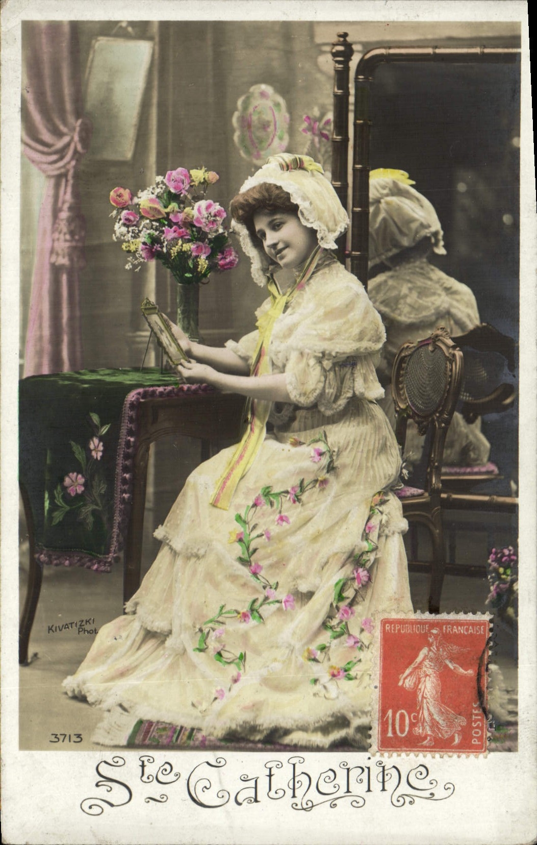 CPA Fantaisie Ste Catherine Femme Bonnet 