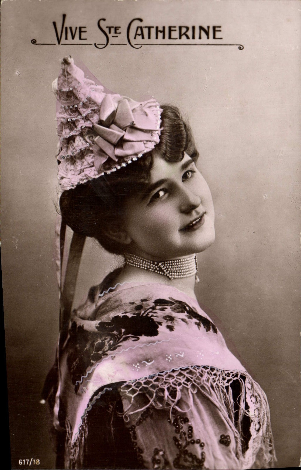 Femme en chapeau rose — Sainte Catherine — éditeur anonyme, n° 617/18