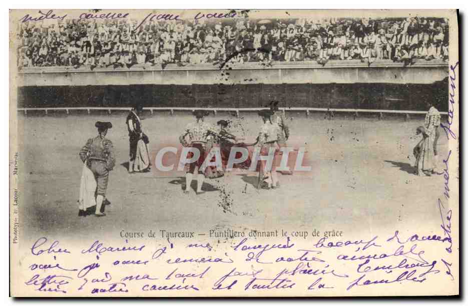 CPA Corrida Course de taureaux Puntillero donnant le coup de grace 