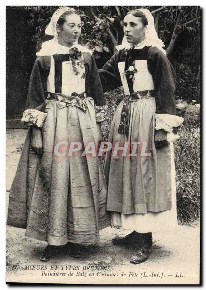 CPA Folklore Paludieres de Batz en costumes de fete 