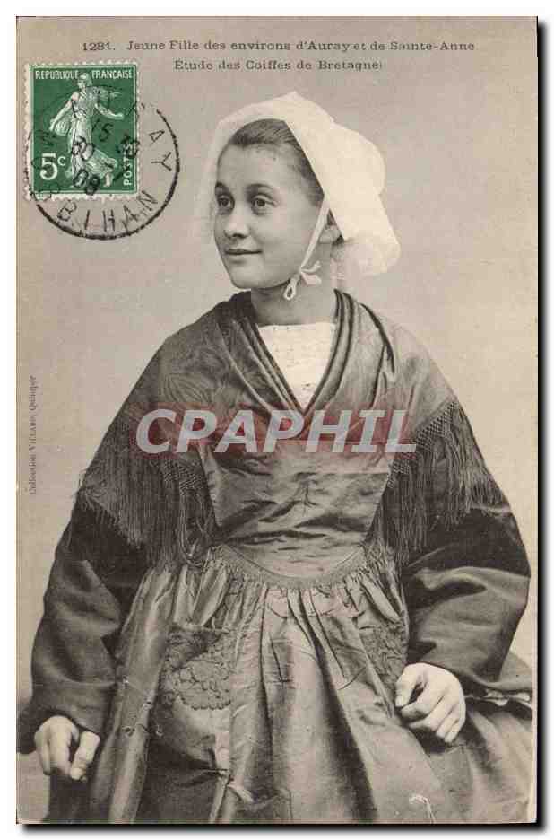 CPA Folklore Jeune fille des environs d'Auray et de Sainte Anne 