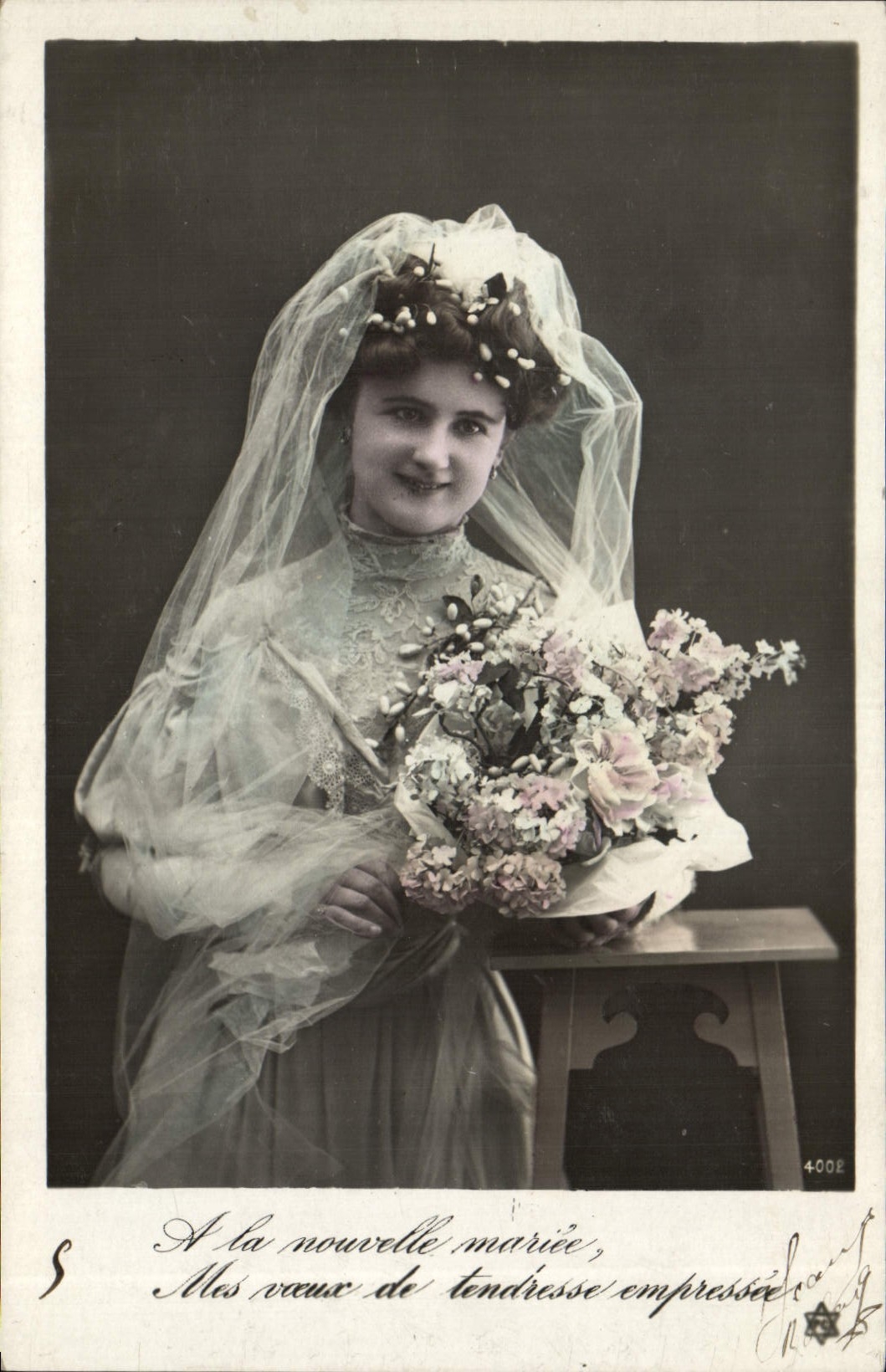 Nouvelle mariée — portrait en noir et blanc — éditeur Saint-Louis, n° 4008