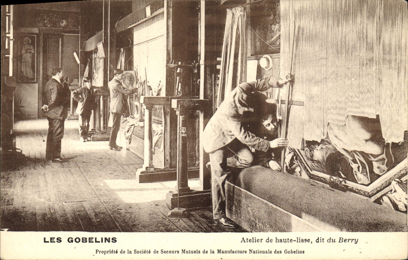 CPA Paris Les Gobelins Atelier de haute lisse dit du Berry 