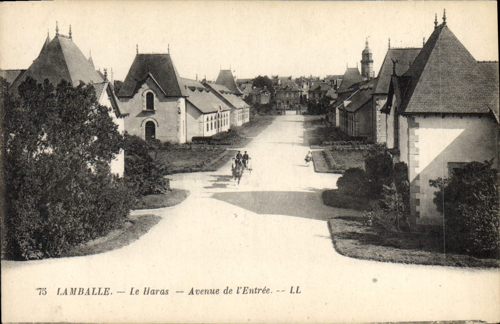 Lamballe — Le Haras — Avenue de l'Entrée — LL
