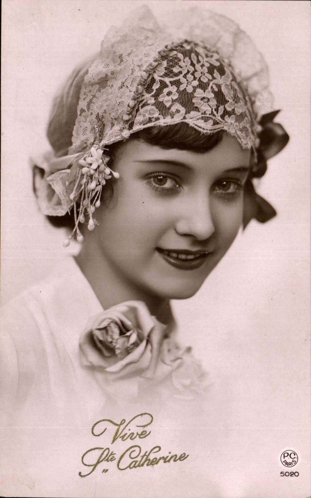 CPA Fantaisie Ste Catherine Femme Bonnet 