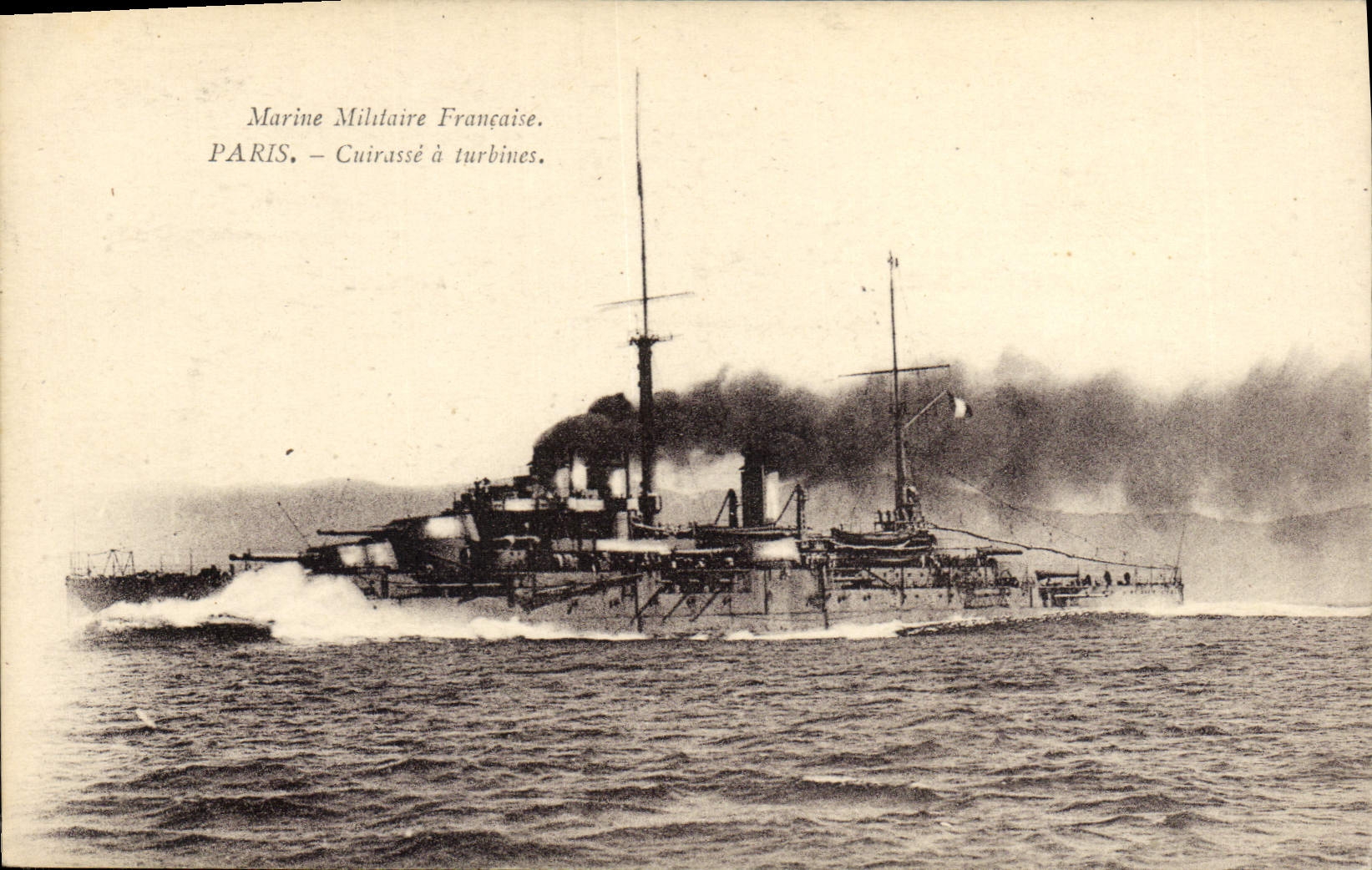 CPA Bateau de Guerre Paris Cuirasse a turbines