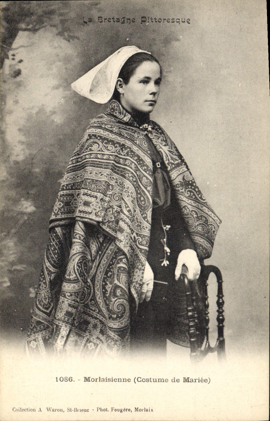 CPA Folklore Morlaisienne Costume de mariee Mariage 
