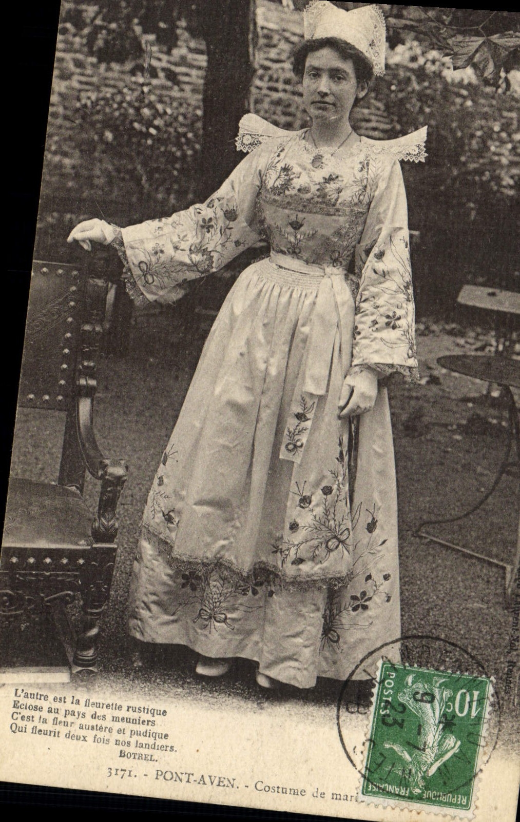 CPA Folklore Pont Aven Costume de mariee Mariage 