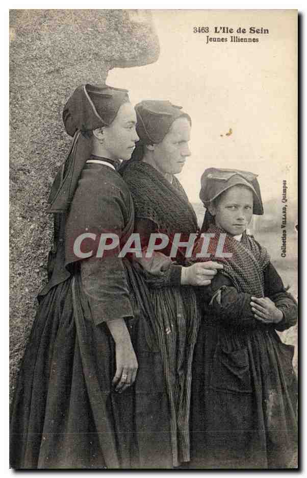 CPA Folklore L'Ile de Sein Jeunes Illiennes 