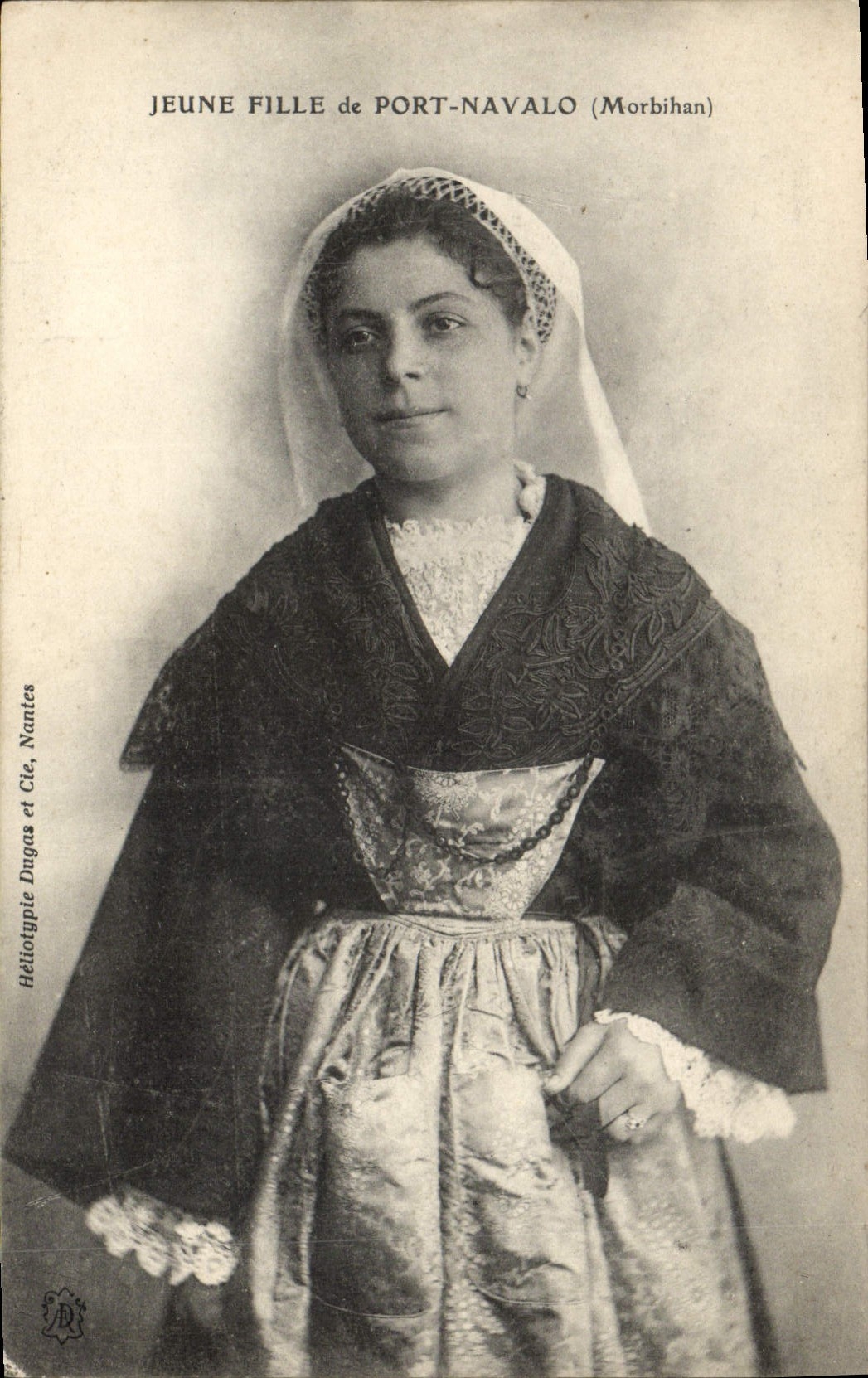CPA Folklore Jeune fille de Port Navalo Morbihan 