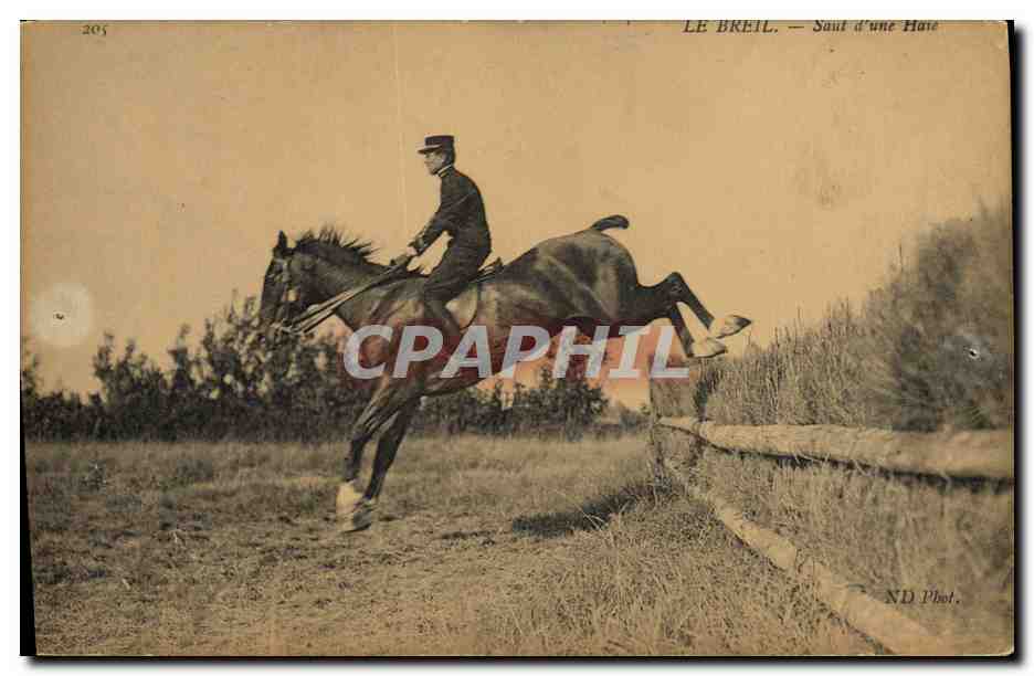 Le Breil — Saut d'une Haie — ND Phot.