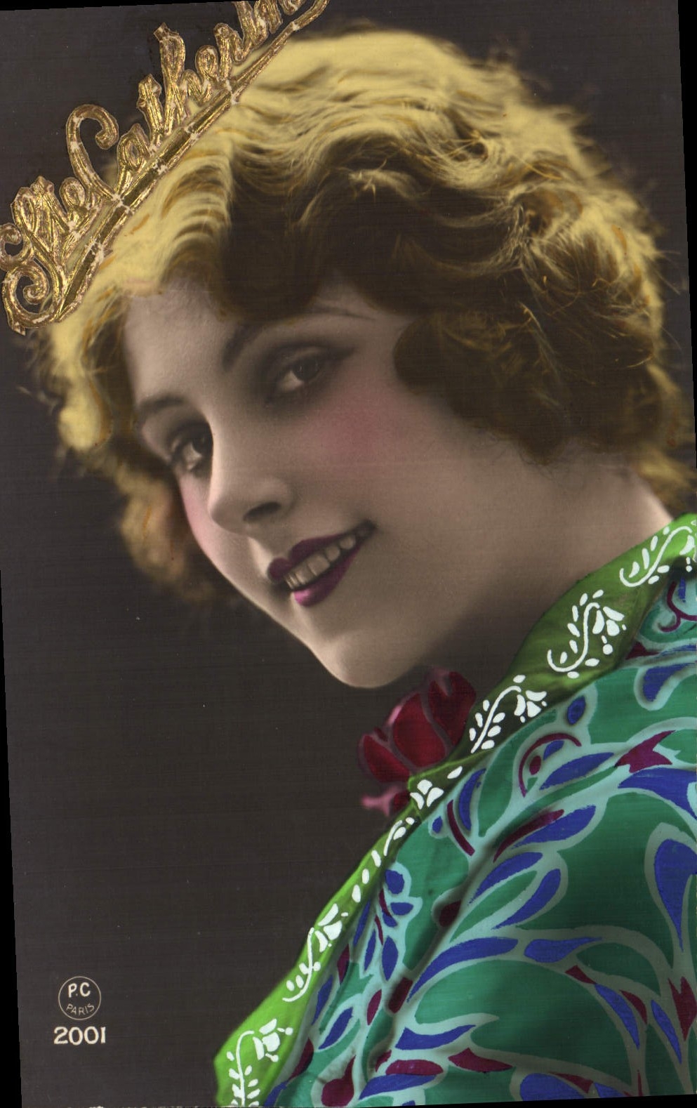 CPA Fantaisie Femme Bonnet Ste Catherine