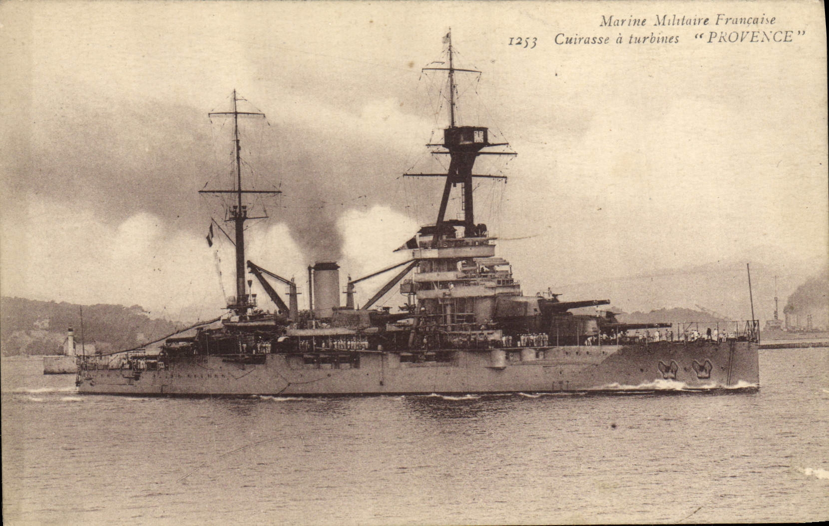 CPA Bateau de Guerre Cuirasse a turbines Provence
