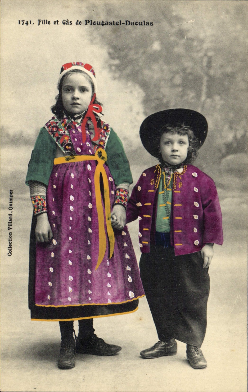CPA Folklore Enfants Fille et Gas de Plougastel Daoulas 