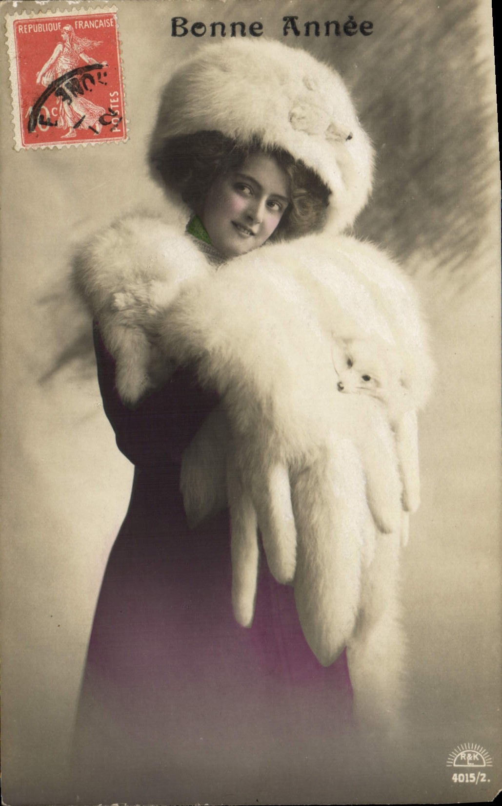CPA Fantaisie Femme Fourrure 