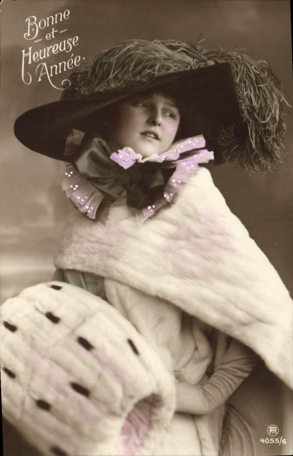 CPA Fantaisie Femme Fourrure 