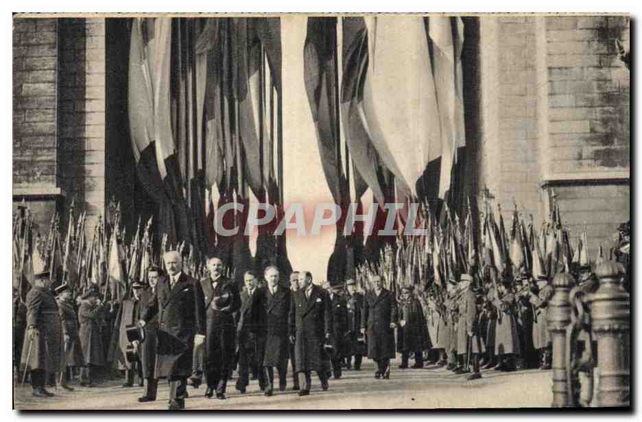 CPA Hommage du President de la REpublique et des membres du gouvernement au solda tinconnu Militaria 