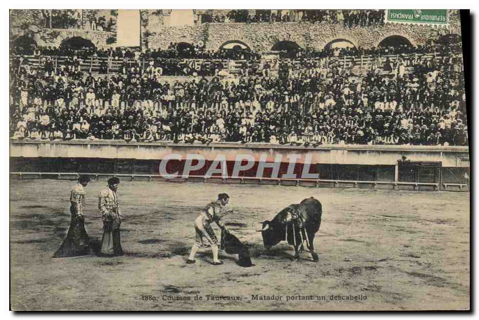 CPA Corrida Course de taureaux Matador portant un descabello 