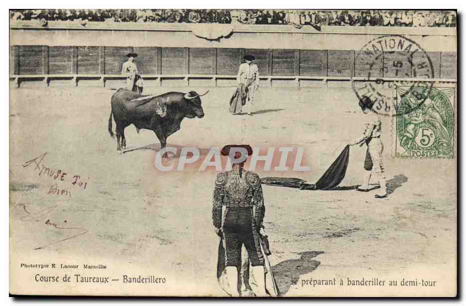 Course de Taureaux — Banderillero préparant à banderiller au demi-tour — Phototypie E. Laour Marseille