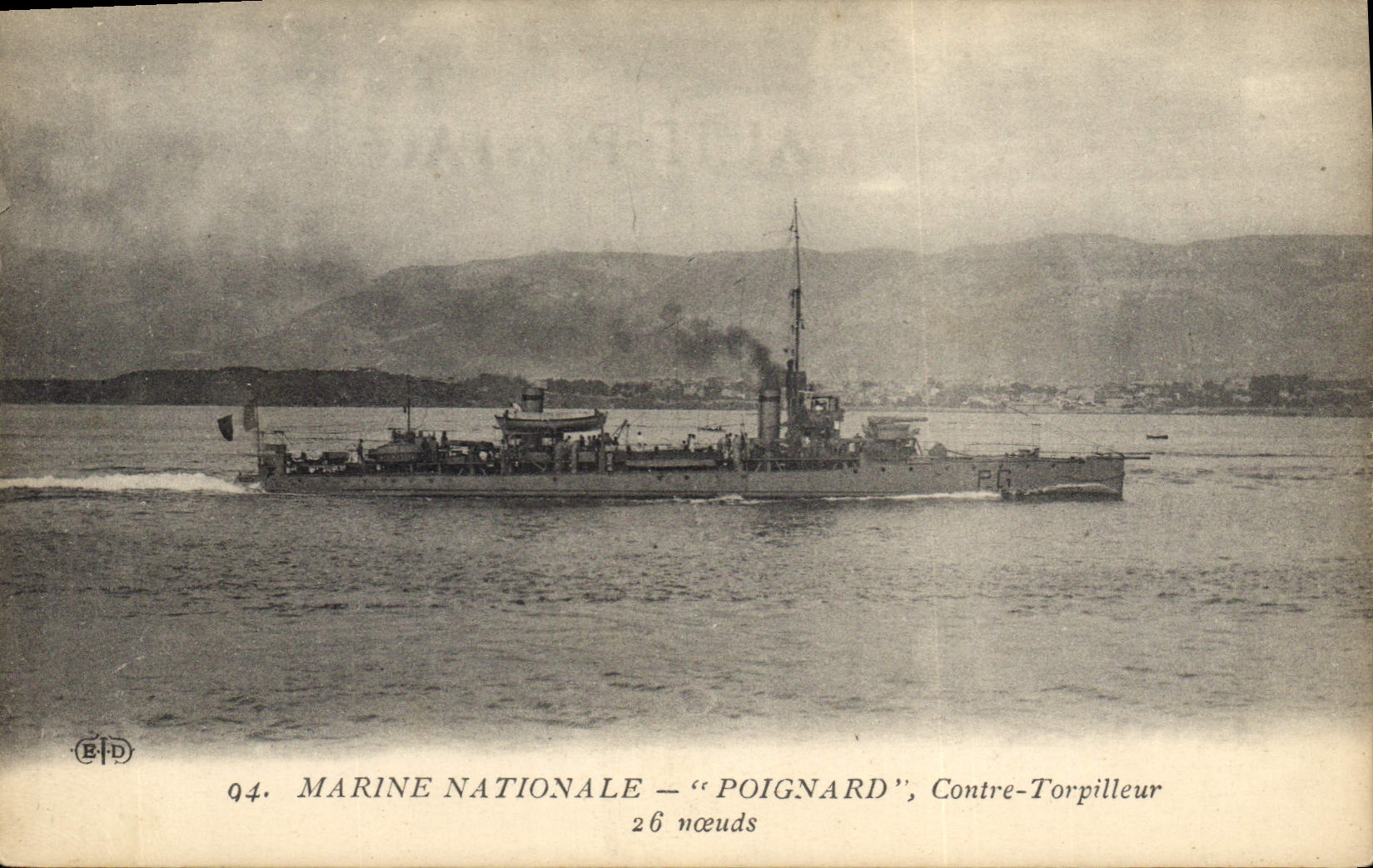 CPA Bateau de Guerre Poignard Contre torpilleur 