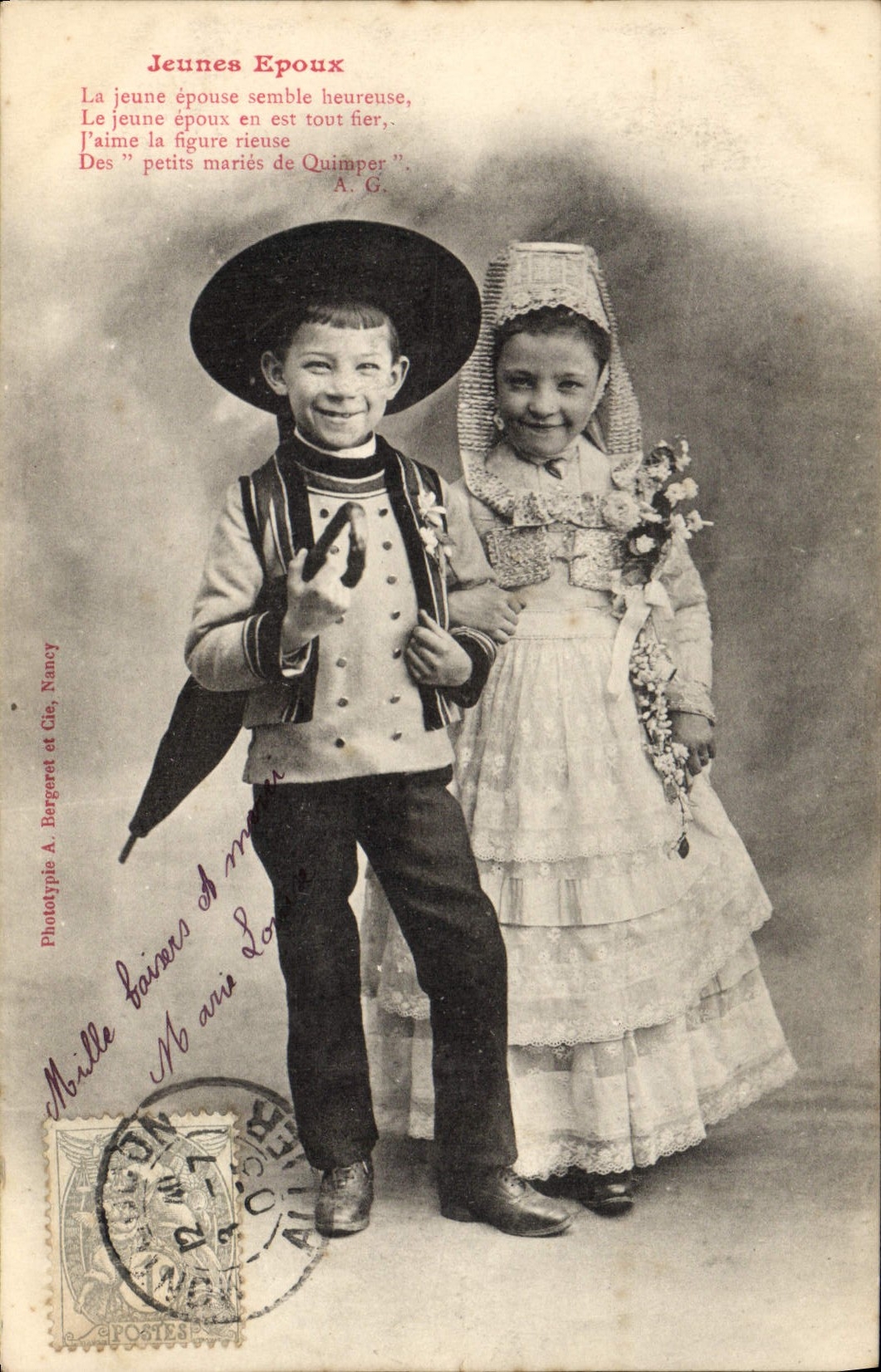 CPA Folklore Jeunes epoux Mariage Enfants 
