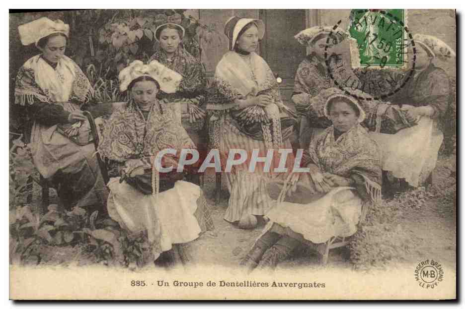 Un Groupe de Dentellières Auvergnates — 885 — Marguerit Brémond, Le Puy