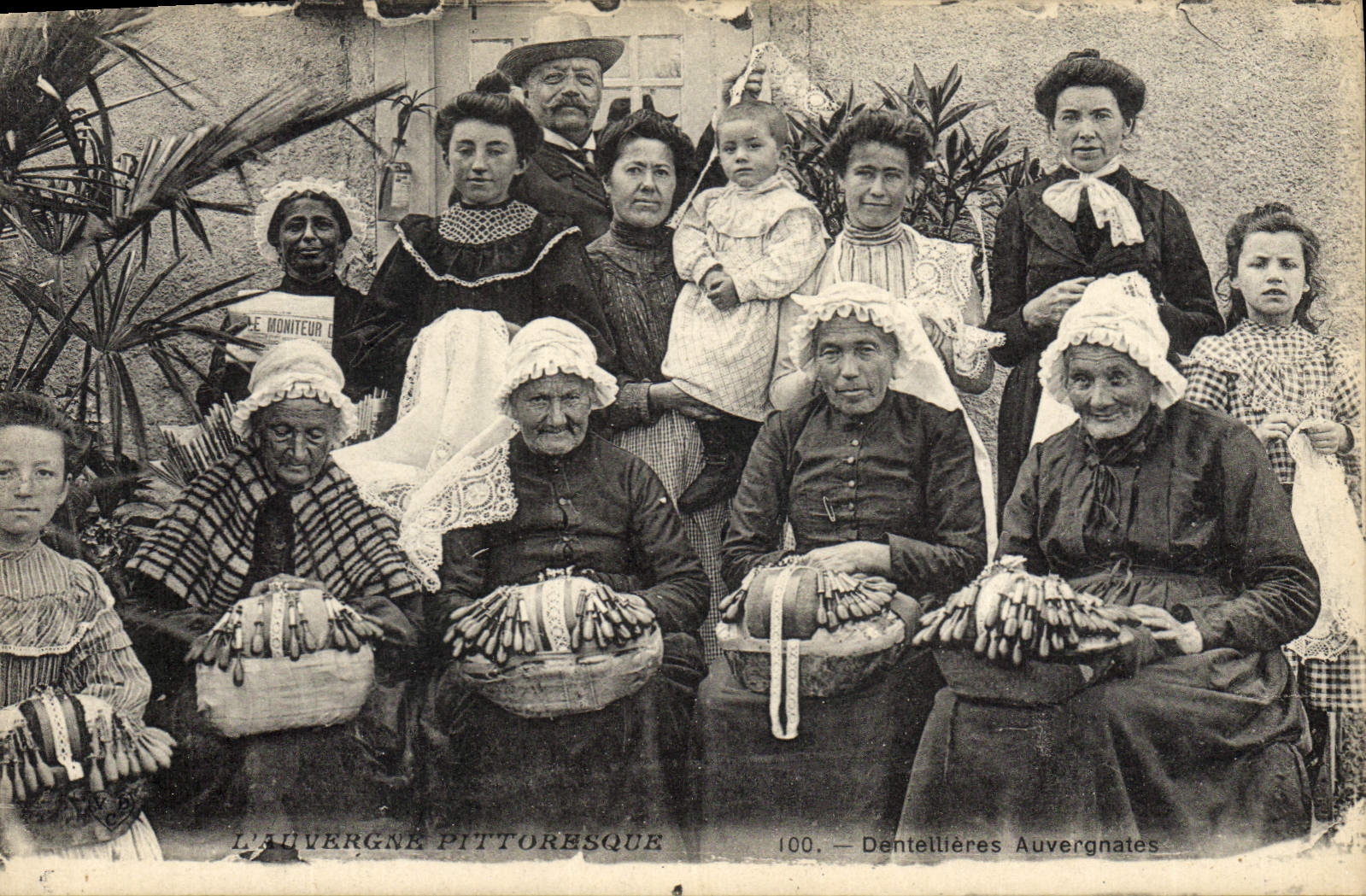 CPA Folklore Dentelle Auvergne Dentellieres Auvergnates 