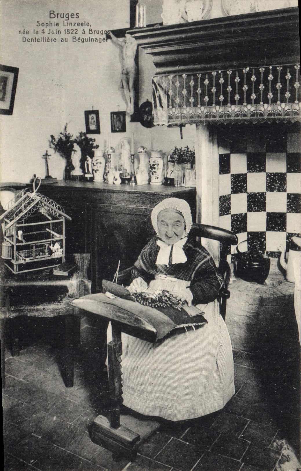CPA Folklore Dentelle Bruges Sophie Linzeele Dentelliere au Beguinage TOP 
