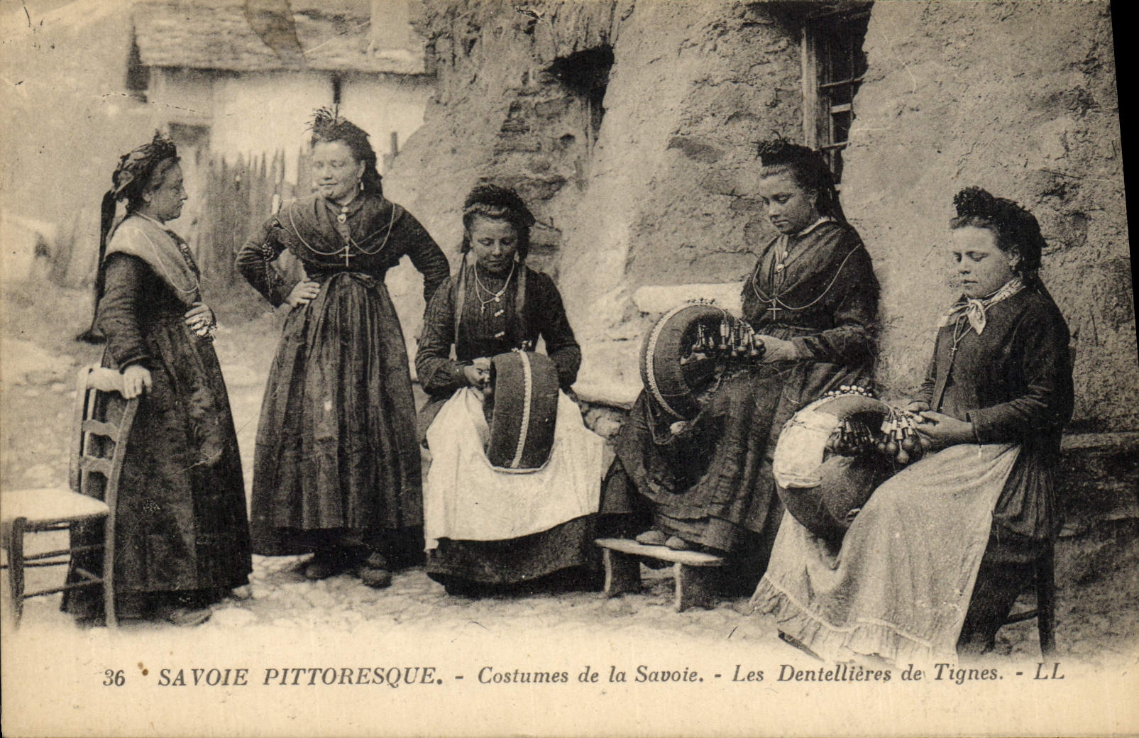 Savoie pittoresque — Costumes de la Savoie — Les Dentellières de Tignes — LL