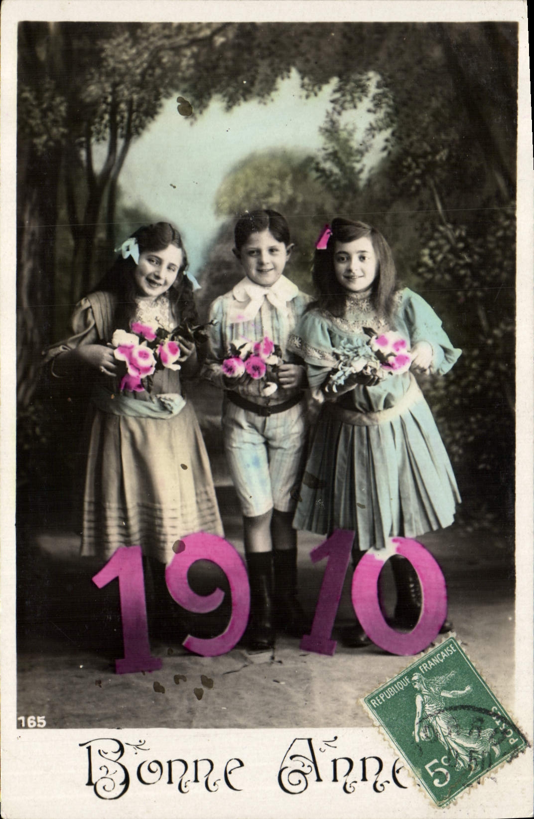 Enfants avec bouquet — Bonne Année 1910 — Éditeur inconnu, n° 165
