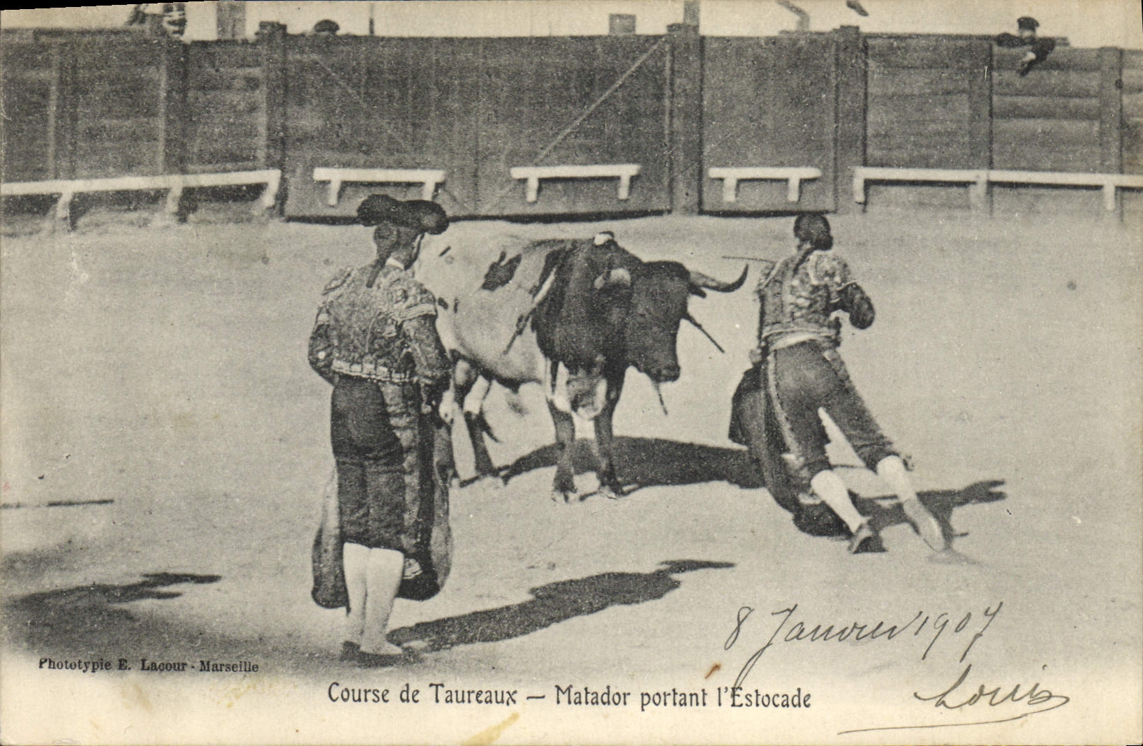 Course de Taureaux — Matador portant l'Estocade — Phototypie E. Lacour - Marseille