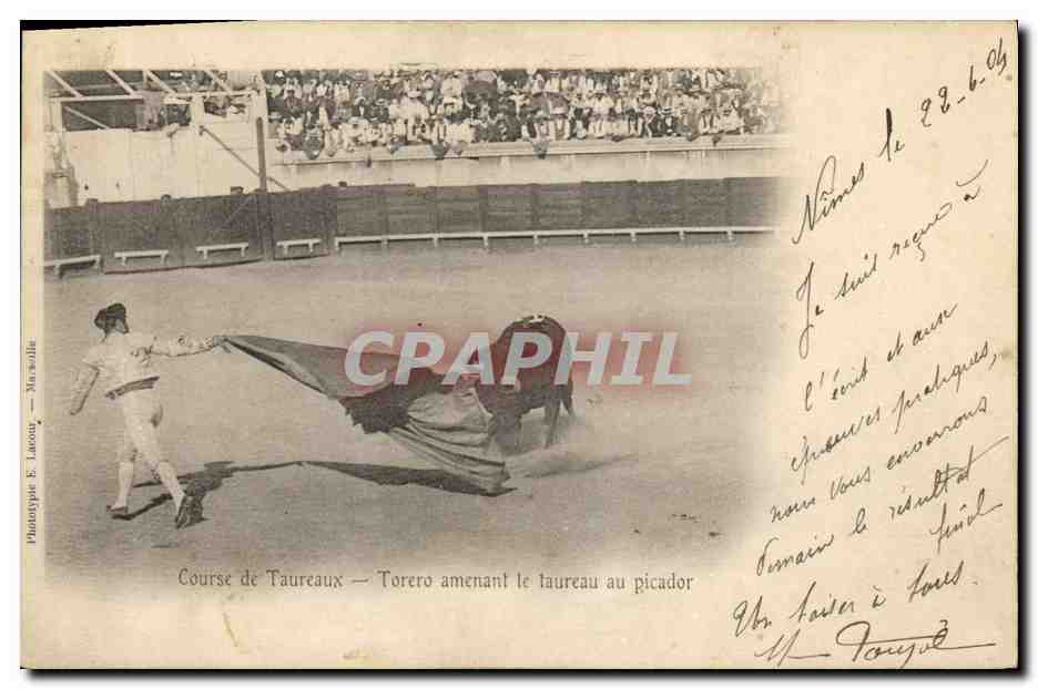 Course de Taureaux — Torero amenant le taureau au picador — Phototypie E. Lacoûte, Nîmes