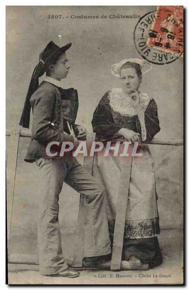 CPA Folklore Costumes de Chateaulin 